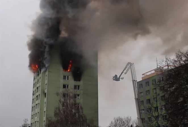 Výbuch plynu v Prešove zdemoloval bytovku, hlásia mŕtvych aj zranených